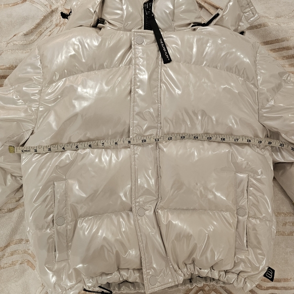 ✨SOLD - Gloss white super Puff short - Picture 11 of 11